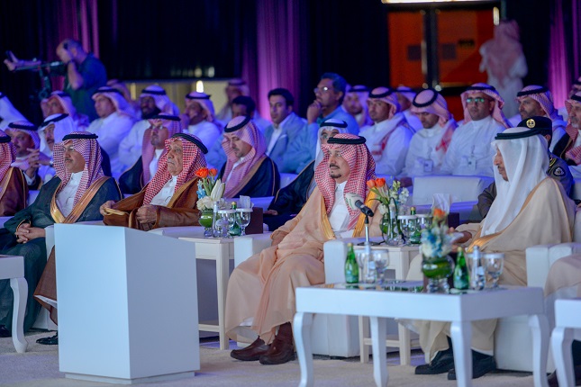 برعاية أمير منطقة الرياض، (سابك) تفتتح مجمعها السكني “تلال الوصيل”