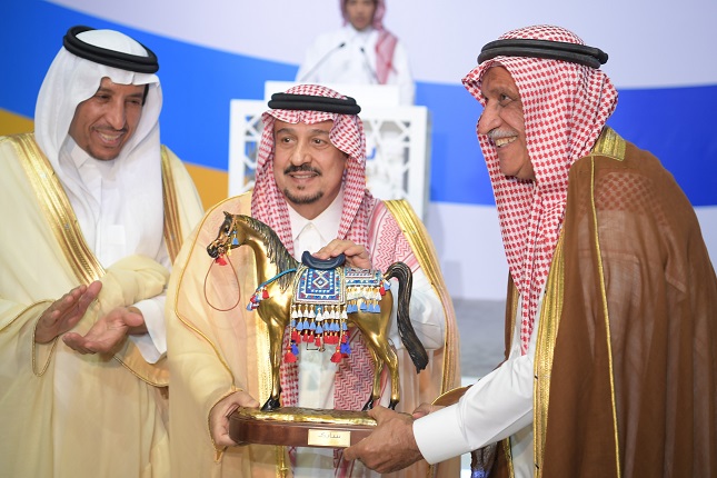 برعاية أمير منطقة الرياض، (سابك) تفتتح مجمعها السكني “تلال الوصيل”