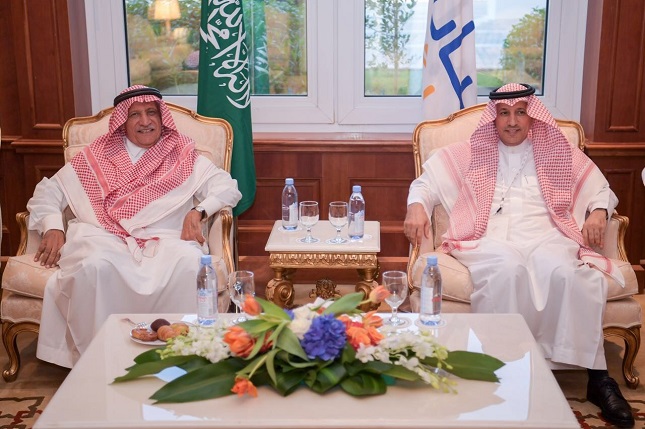 وزير العمل والتنمية الاجتماعية ورئيس مجلس إدارة (سابك) يتفقان على الشراكة في تنظيم منتدى الموارد البشرية مستقبلاً 