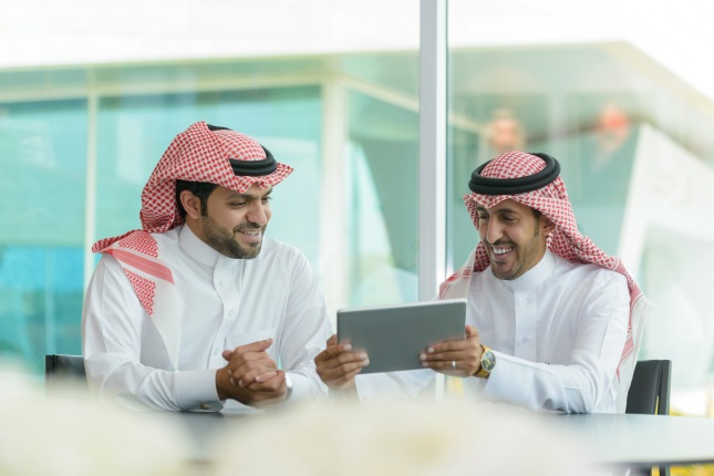Saudi Employees talking