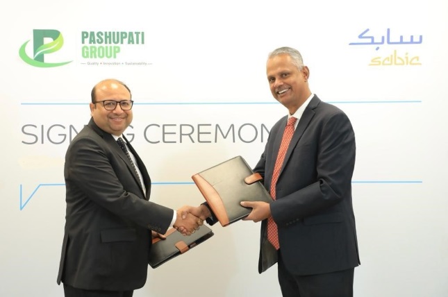 SABIC and Pashupati have signed a Memorandum of Understanding to explore, evaluate and develop local business opportunities for recycling of used plastic in India. On the left, Bankey Goenka, Managing Director at Pashupati Group. On the right, Janardhanan Ramanujalu, Vice President South Asia at SABIC.